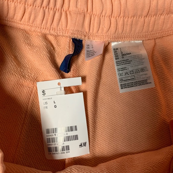 H&M Slim Fit Sweat Shorts - Picture 3 of 3